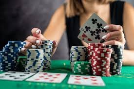 Pengguna menerapkan kontrol waktu dan anggaran bermain yang sehat